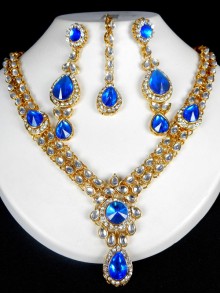 Kundan Jewelry Set